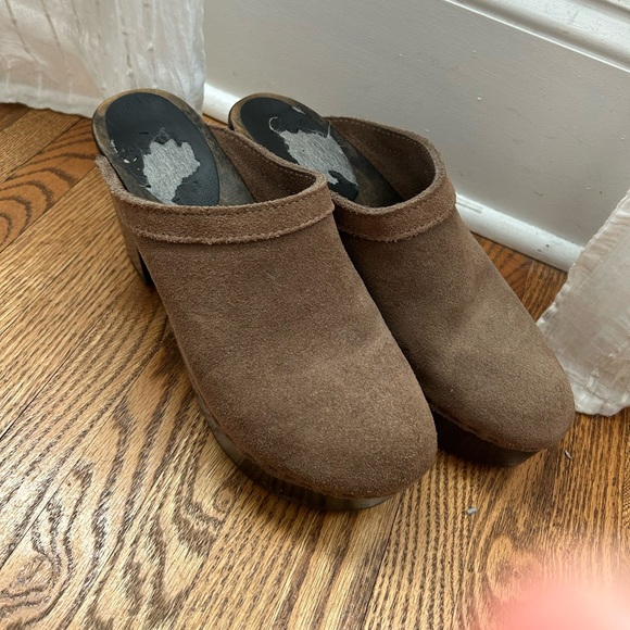 Swedish Clogs Taupe Suede - Picture 3 of 3